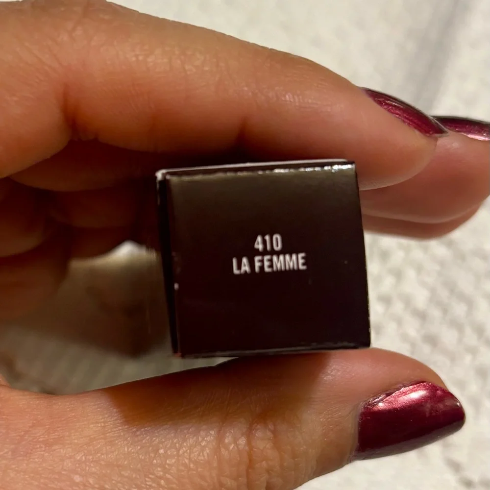 MAC Cosmetics NWT Love Me lipstick - #410 La Femme Bold Plum - Picture 4 of 5